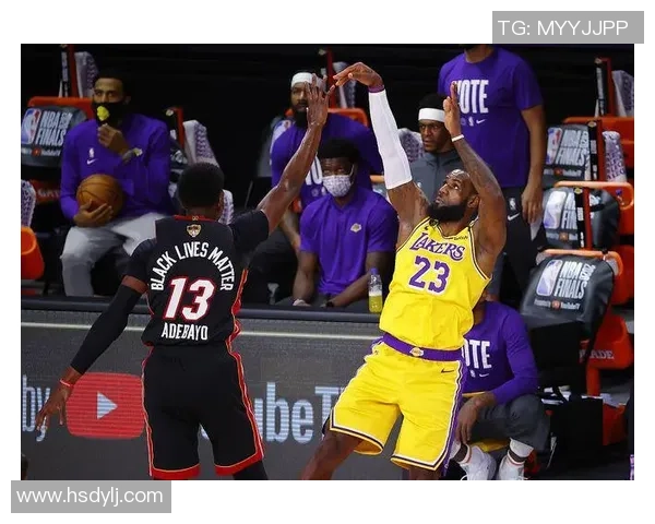 2020年10月10日湖人与热火精彩对决全场录像回放及赛后分析