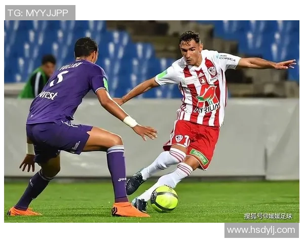 格拉纳达足球迎战塞维利亚足球激情对决全城瞩目